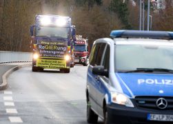 Ueber Zehn Kilometer Protestlawine Waelzte Sich Durch Jena 04